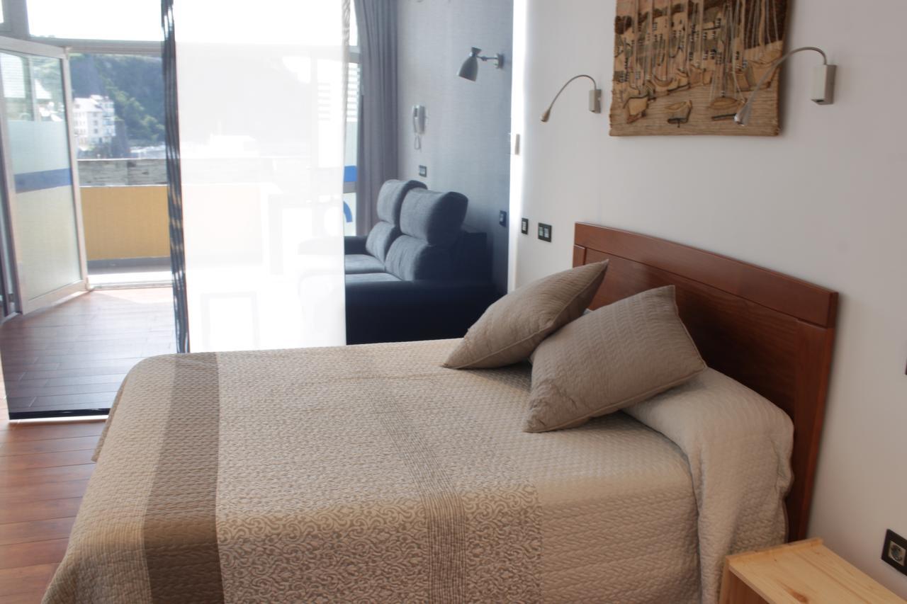 Apartamentos Turisticos Vistademar Luarca Eksteriør billede