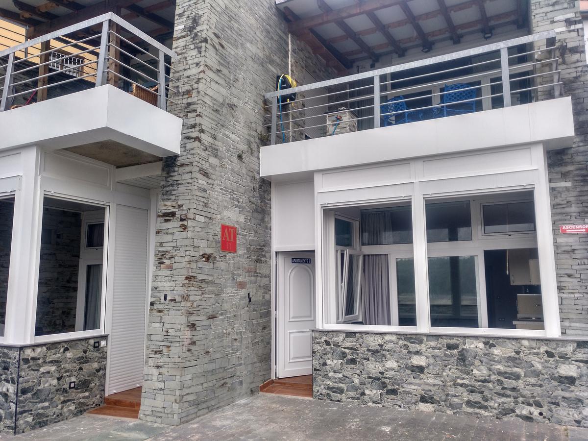Apartamentos Turisticos Vistademar Luarca Eksteriør billede